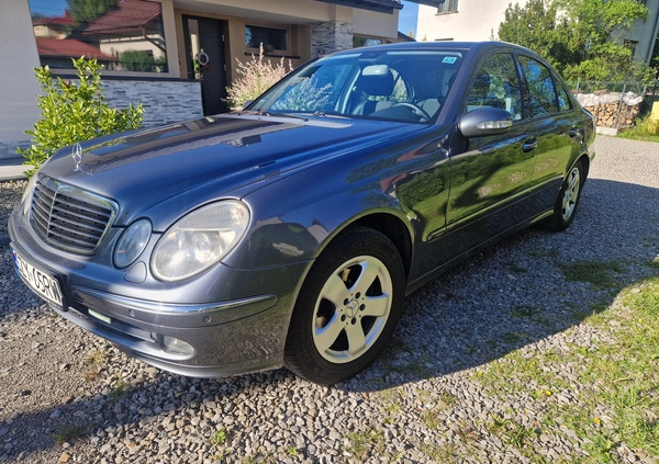 Mercedes-Benz Klasa E cena 37500 przebieg: 301000, rok produkcji 2005 z Żywiec małe 121
